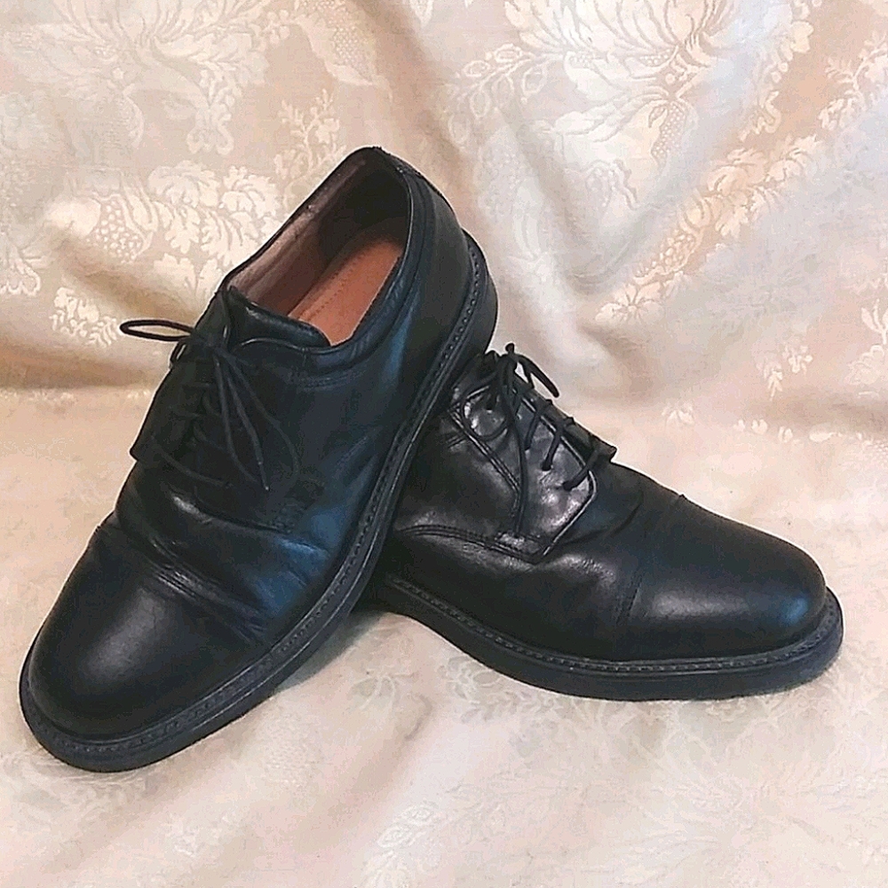Mens leather Venturini dress shoes